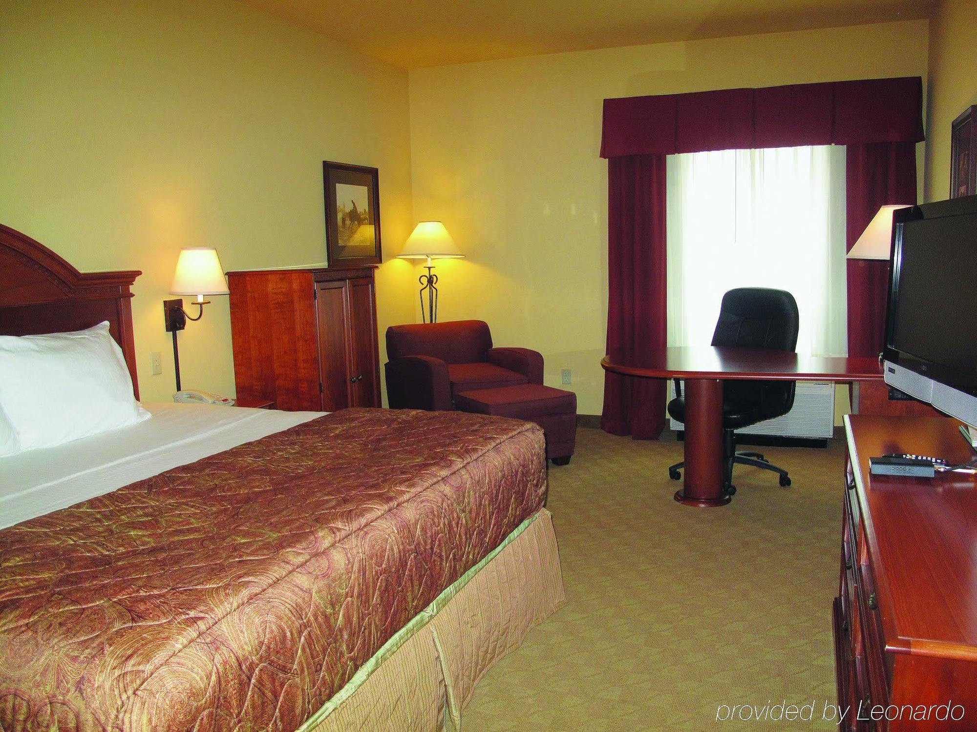 La Quinta By Wyndham Rifle Hotel Exterior photo